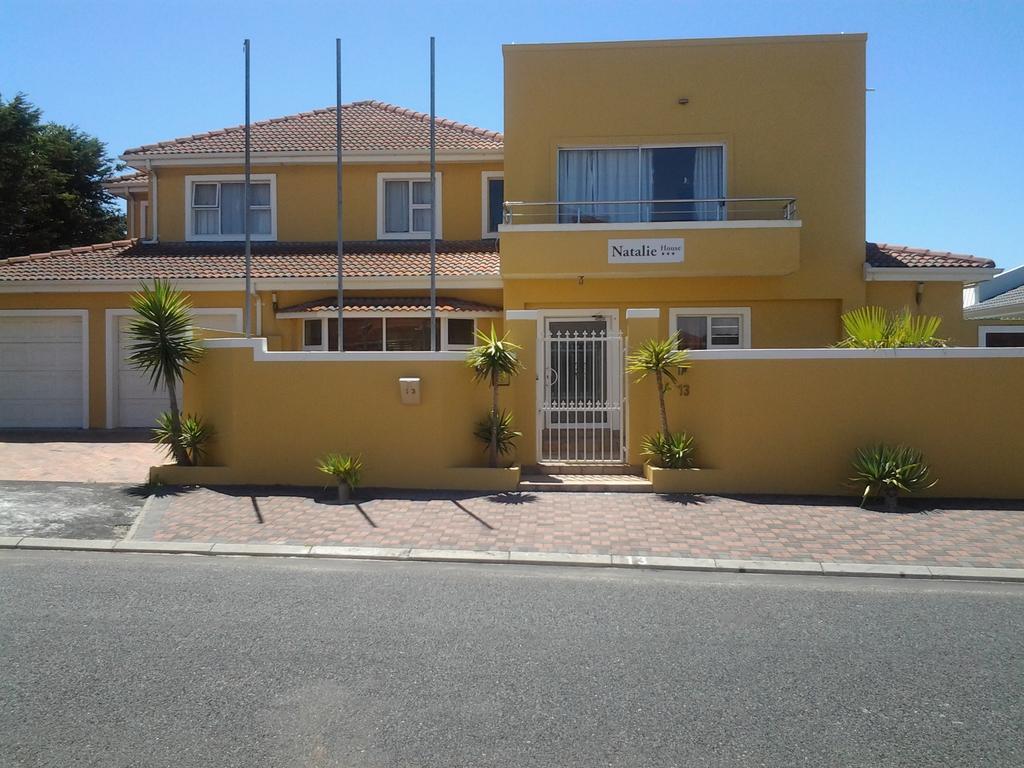 Natalie Guesthouse Bloubergstrand Exterior foto