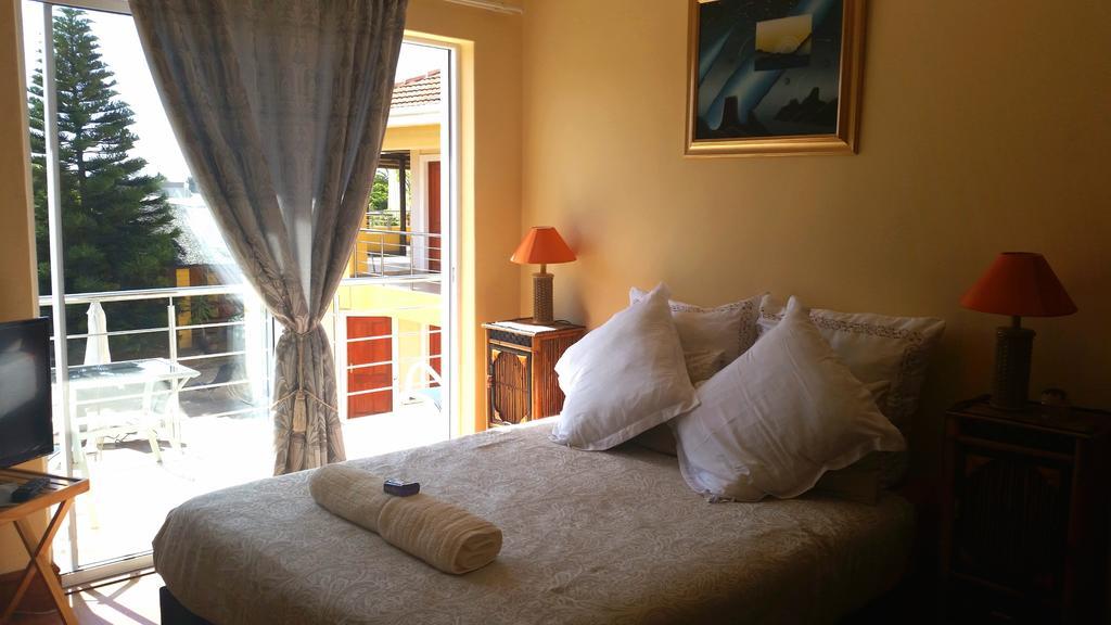 Natalie Guesthouse Bloubergstrand Exterior foto