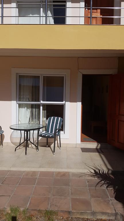 Natalie Guesthouse Bloubergstrand Exterior foto