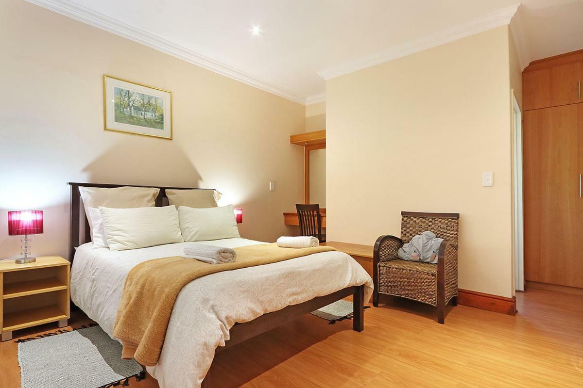 Natalie Guesthouse Bloubergstrand Exterior foto