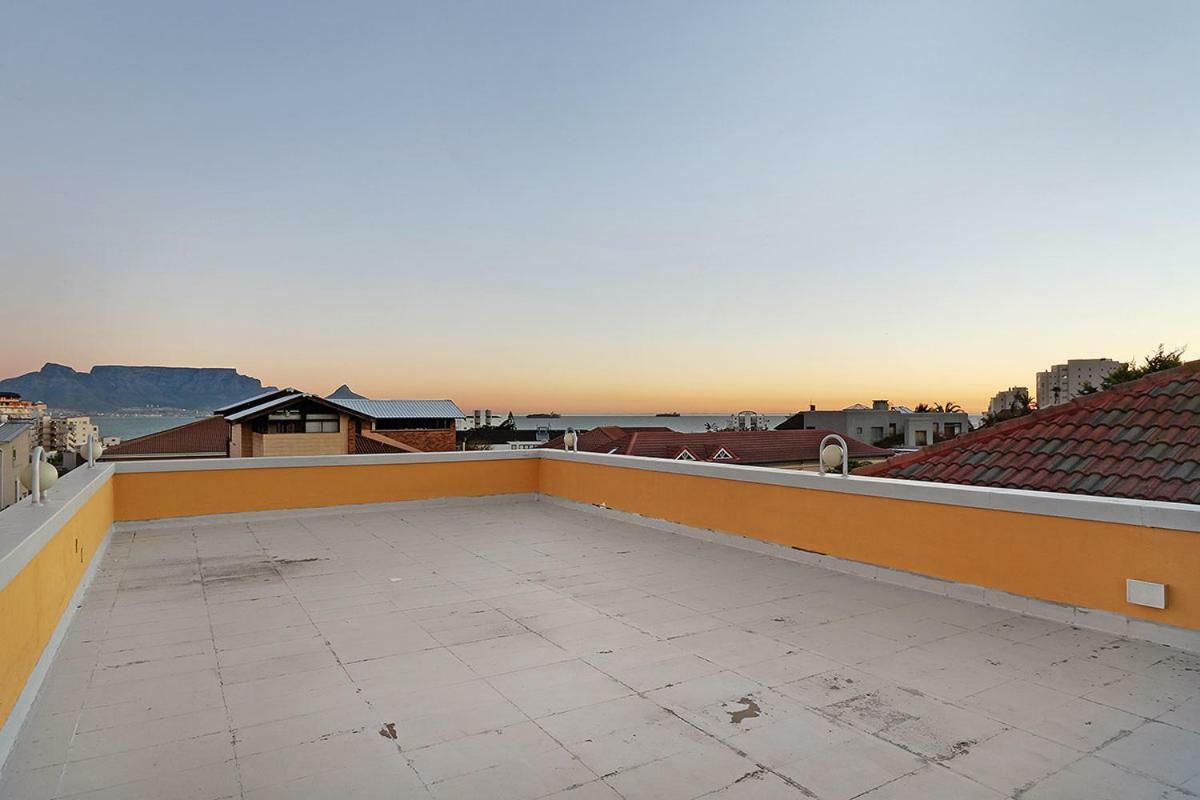 Natalie Guesthouse Bloubergstrand Exterior foto