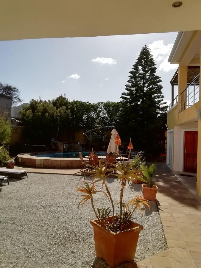 Natalie Guesthouse Bloubergstrand Exterior foto
